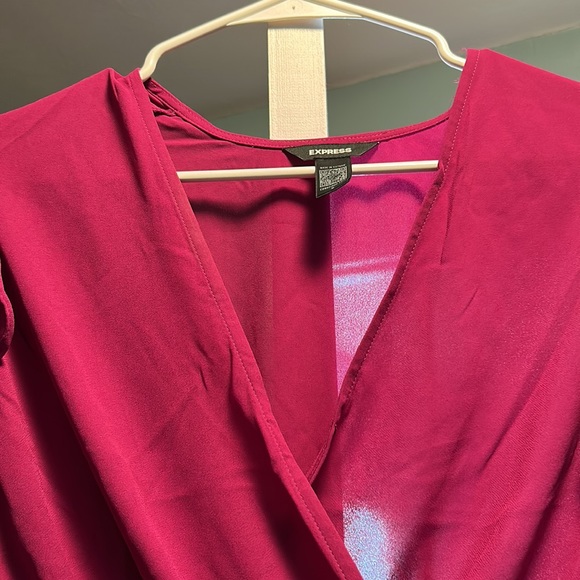 Women’s Express flutter detail 3/4 Blouse - Picture 2 of 7